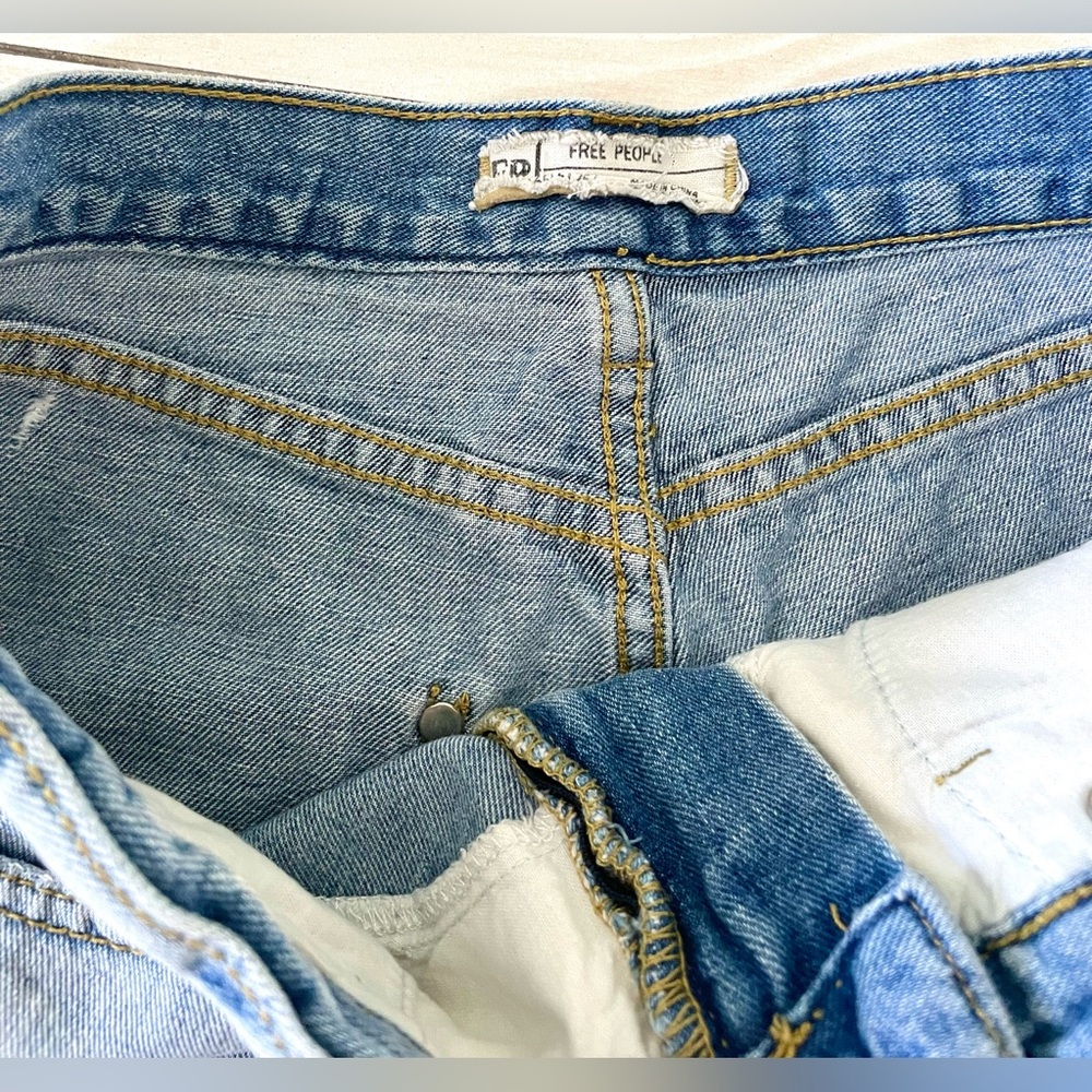 Free People Blue Denim Jeans‎ Shorts White Lace Trim Bottoms Women’s Size 25 W - Picture 7 of 8